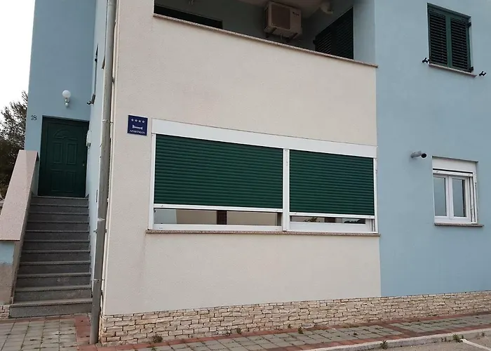 Leon דירה שיבניק